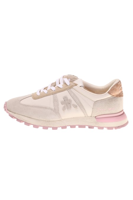 Shop PREMIATA Saldi Scarpa: Premiata sneakers "Johnlowd 6215".
Questo modello è caratterizzato da materiali pregiati derivanti dal recupero degli sfridi di produzione che, attraverso tecniche innovative rispettose dell’ambiente, prendono nuova vita, salvaguardando una delle risorse primarie più preziose: l’acqua.
Altezza Suola 2,5 cm.
Fusbet interno 25 cm.
Composizione Suola: 60% EVA 10% TPU 30% Gomma
Composizione Tomaia: 45% Pelle di vitello 55% PA
Composizione Fodera: 100% Pelle di capra
Fabbricato in Vietnam.. JOHNLOWD-6215